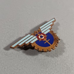 INSIGNE MILITAIRE BASE AERIENNE ECOLE DE ROCHEFORT FABRICATION NON MARQUEE ANNEES 1950